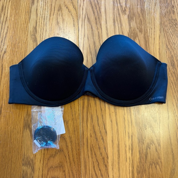 NWT Calvin Klein Women's 38B Perfectly Fit Strapless Push Up Bra QF5677 Black - Picture 1 of 7